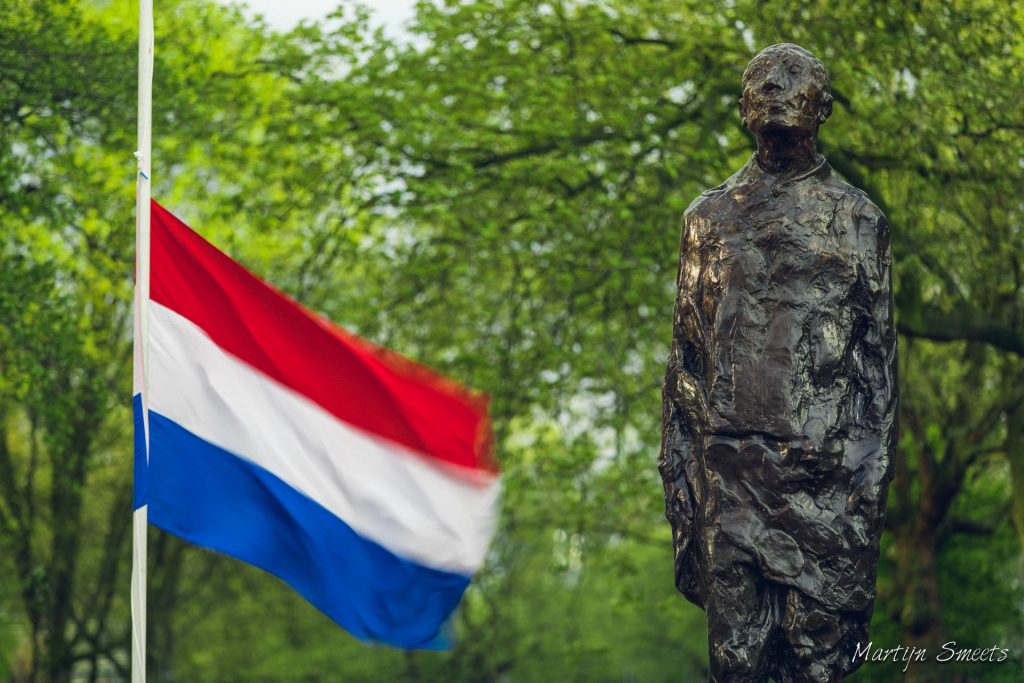 Verzetsmonument Ongebroken Verzet - Kruisplein, Rotterdam